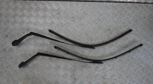Ford Focus ST Headlight wiper arm set 