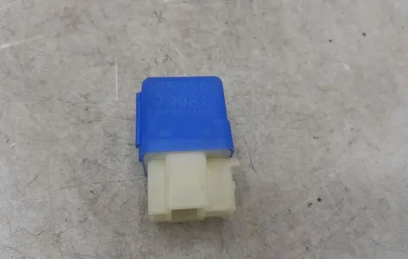 Nissan X-Trail T30 Other relay 2523079981
