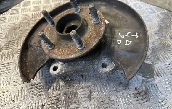 Opel Astra J Front wheel hub