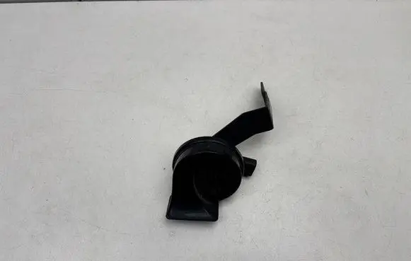 Audi Q3 8U Horn signal 8U0951210