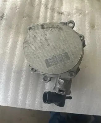 Nissan Qashqai Vacuum pump 146503760R