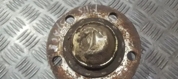 Mitsubishi Space Wagon Rear wheel hub