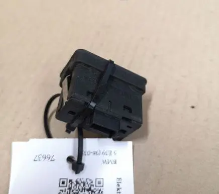 BMW 5 E39 Electric window control switch 8368974