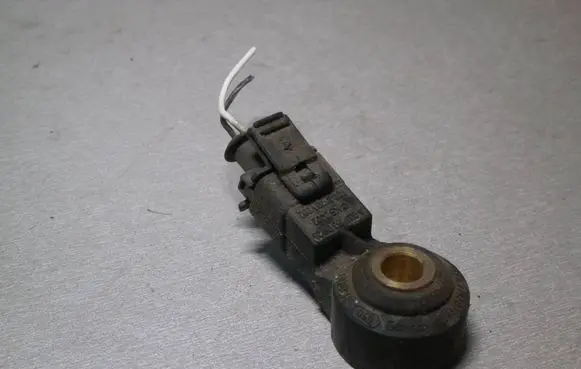 Smart ForTwo I Detonation knock sensor A0041530928 0003120V002