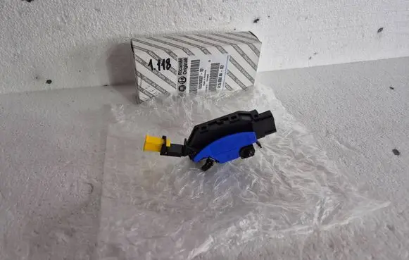 Fiat 500X Clutch pedal sensor 52068337 68358068AA