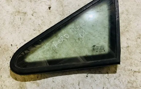 Ford Galaxy Front triangle window/glass 