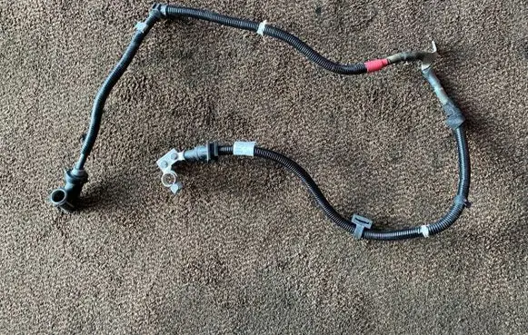 BMW 2 F46 Positive cable (battery) 8580061