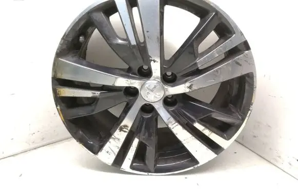 R18 alloy rim