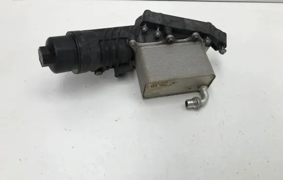 BMW 3 G20 G21 Engine oil radiator 8586674 6518922