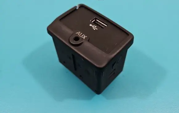 Iveco Daily 6th gen USB socket connector TECVOXD532 IMPRK1412016