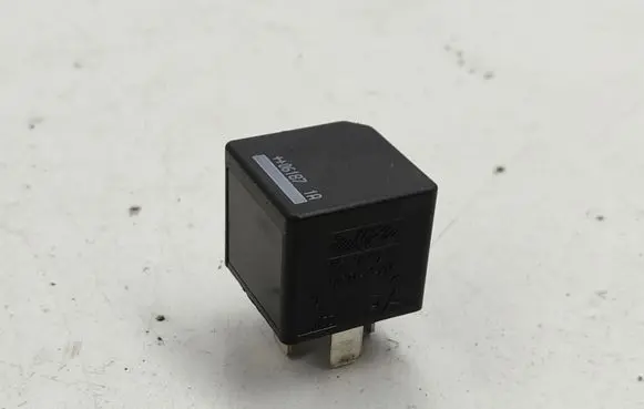 Land Rover Discovery 3 - LR3 Other relay 5M5T14B192