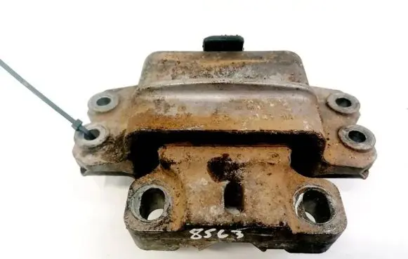 Volkswagen PASSAT B6 Engine mount bracket 3C0159555