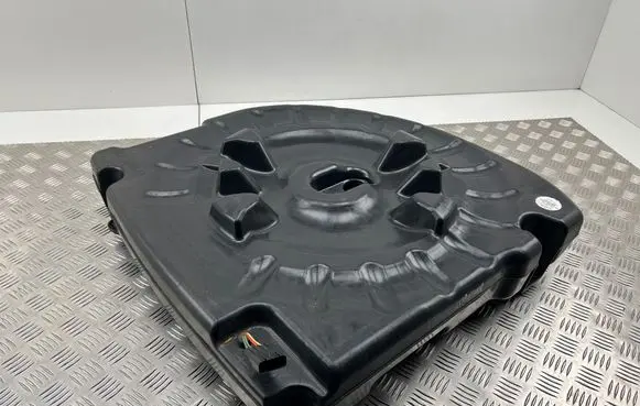 Jaguar XF X250 Subwoofer speaker 8X2319A067AC 900475471001 09701