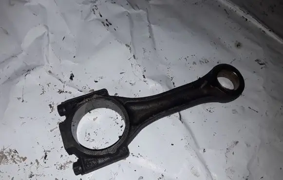 Skoda Octavia Mk2 (1Z) Connecting rod/conrod 0386