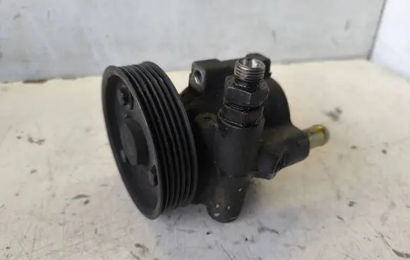 Renault Master II Power steering pump