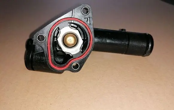 Renault Trafic II (X83) Thermostat housing 82009543288-T