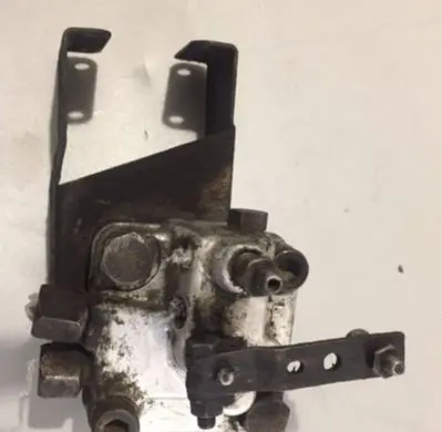 Mercedes-Benz W123 Rear suspension height sensor lever 1153280521