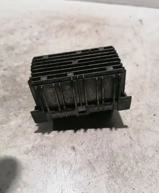 Opel Insignia A Glow plug pre-heat relay 55572812
