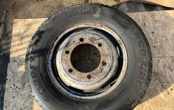 Mercedes-Benz 609 R16 steel rim 