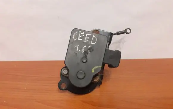 KIA Ceed Intake manifold valve actuator/motor 3886 283202A400