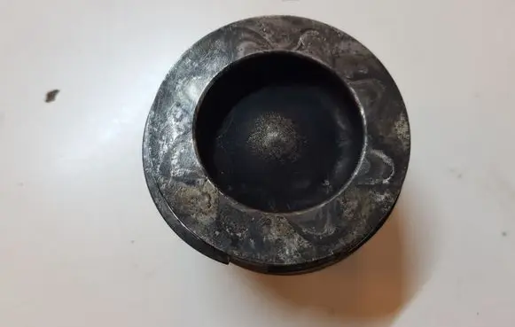 Piston