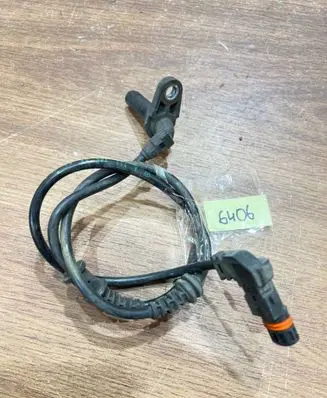 Mercedes-Benz E W212 ABS brake wheel speed sensor A2129050801
