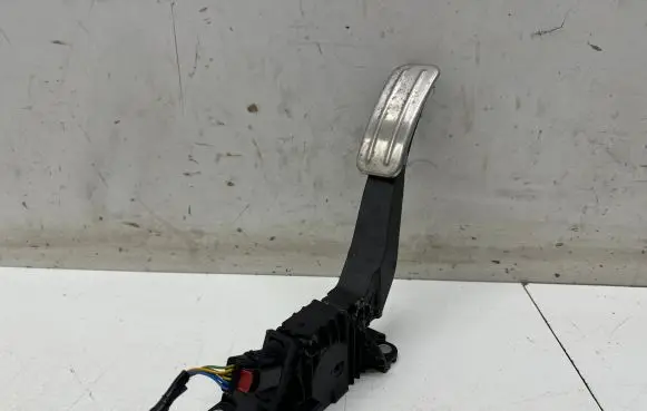 Ford Puma Accelerator throttle pedal H1BC9F836A1D