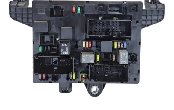 Opel Astra J Fuse module 13302301