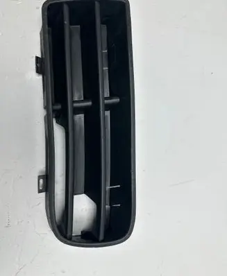 Volkswagen Golf IV Front bumper lower grill 1J0853665B
