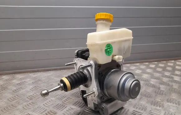 Alfa Romeo Stelvio Master brake cylinder 00505532900