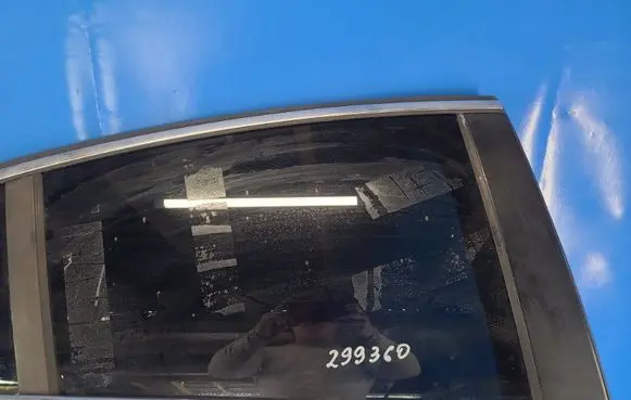 Volvo S60 Front windscreen/windshield window 31385417