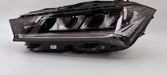 Skoda Superb B9 Headlight/headlamp 3P1941015