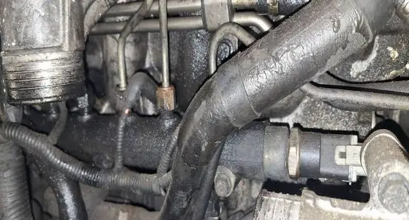 Volvo XC90 Fuel main line pipe 