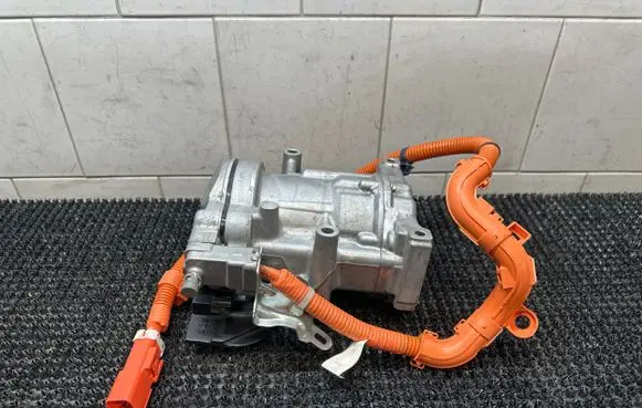 Honda Jazz IV GR Air conditioning (A/C) compressor (pump) ESB27C 0424000951