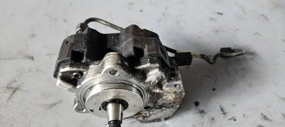 BMW 5 E60 E61 Fuel injection high pressure pump 0445010073 7788678 CP353S90209