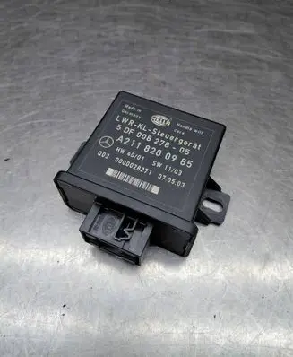 Mercedes-Benz E W211 Light module LCM A2118200985