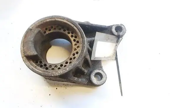 Opel Zafira A Engine mount bracket 