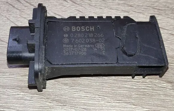 BMW 3 F30 F35 F31 Mass air flow meter 7602038 13627602038 0280218266