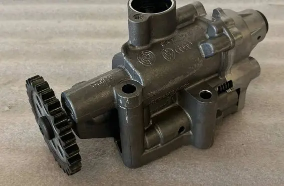 Volkswagen Jetta VI Oil pump 07K115105R