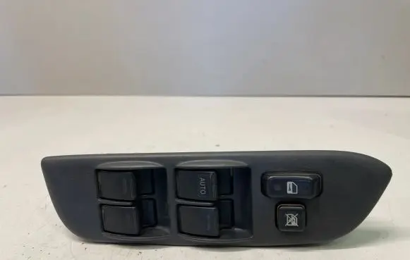 Toyota RAV 4 (XA20) Electric window control switch 8482042180