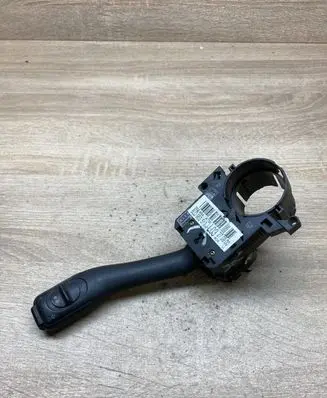 Audi A6 S6 C5 4B Indicator stalk 8L0953513J