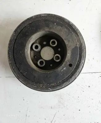 Volkswagen Golf IV Crankshaft pulley 038105243