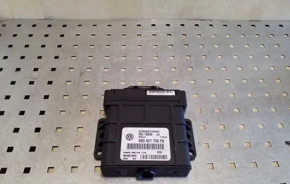 Audi Q7 4L Gearbox control unit/module 09D927750FK