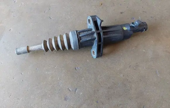 Clutch master cylinder