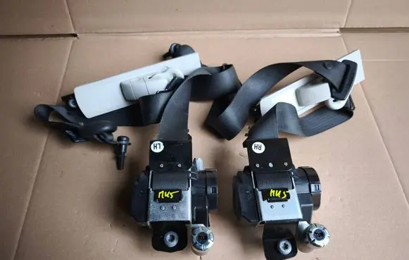 Set of seat belts