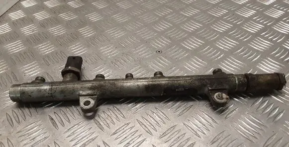 Renault Trafic II (X83) Fuel main line pipe 0281002522 0445214024 7700114017