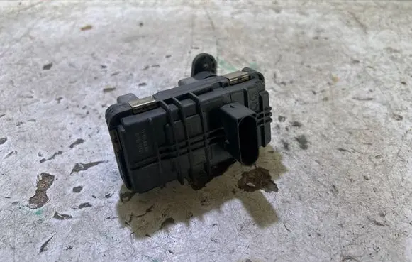 BMW 3 E90 E91 Turbine electric control actuator 4933519410 6NW01043004