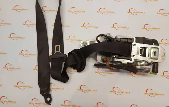 Mercedes-Benz E W212 Front seatbelt 617112100