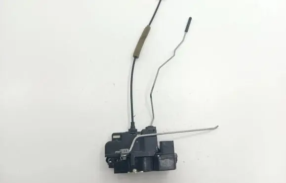 Opel Antara Front door lock A081876