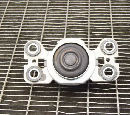 Jaguar E-Pace Engine mount bracket EJ327M121AD